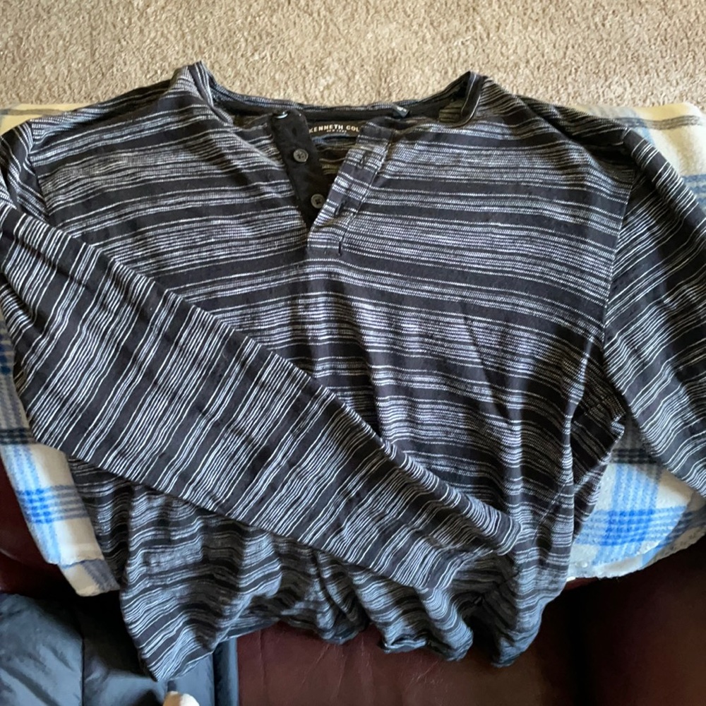 Kenneth Cole New York 3 Button Sweater